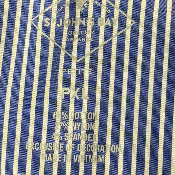 ✨Host pick ✨Ladies Blue & White Stripe Floral Embroidered Bell Sleeve To… - Picture 8 of 16